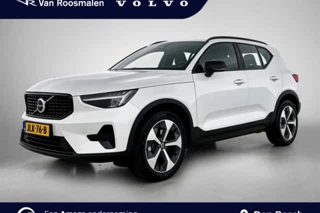Volvo XC40 (2025) thumbnail 1