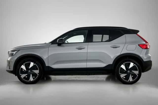 Volvo XC40 (2024) thumbnail 2