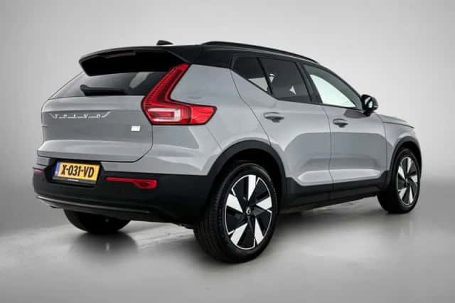 Volvo XC40 (2024) thumbnail 4