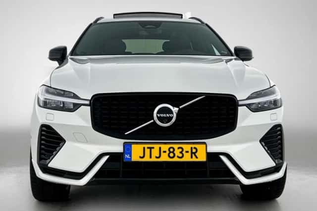 Volvo XC60 (2023) thumbnail 5