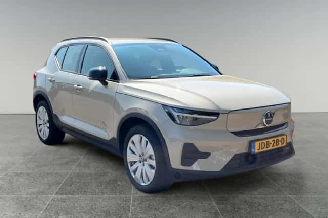 Volvo EX40 (2025) thumbnail 2