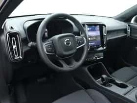 Volvo EX40 (2025) thumbnail 4