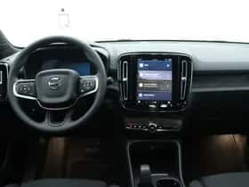 Volvo EX40 (2025) thumbnail 5