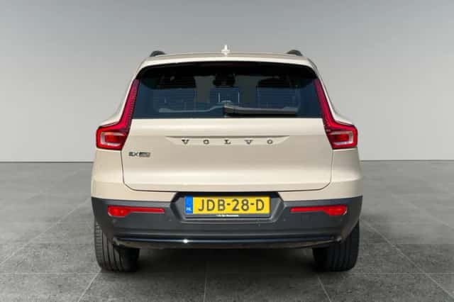Volvo EX40 (2025) thumbnail 6