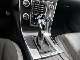 Volvo V60 (2018) thumbnail 11