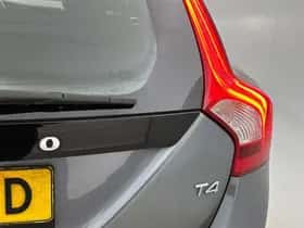 Volvo V60 (2018) thumbnail 15