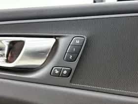 Volvo XC60 (2025) thumbnail 11