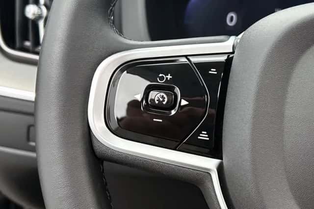 Volvo XC60 (2025) thumbnail 6