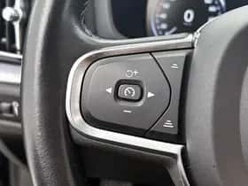 Volvo V60 (2021) thumbnail 7