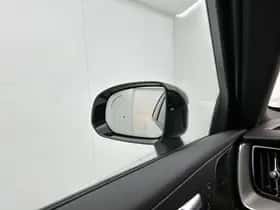 Volvo XC60 (2023) thumbnail 16