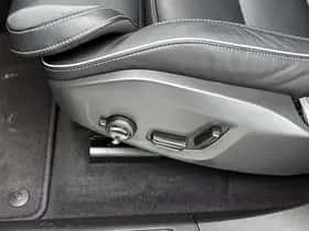 Volvo XC60 (2023) thumbnail 24
