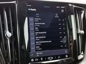 Volvo XC60 (2023) thumbnail 7