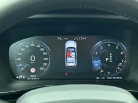 Volvo XC40 (2020) thumbnail 8