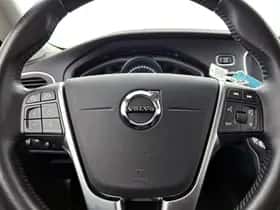 Volvo V40 (2017) thumbnail 36