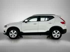Volvo XC40 (2021) thumbnail 2