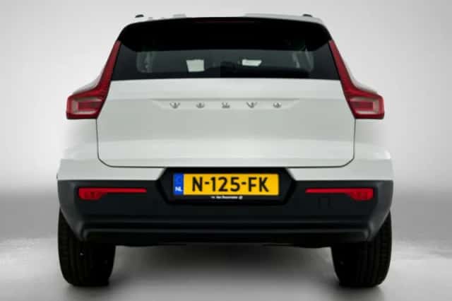 Volvo XC40 (2021) thumbnail 3