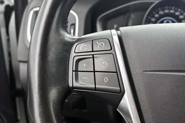 Volvo V60 (2015) thumbnail 6