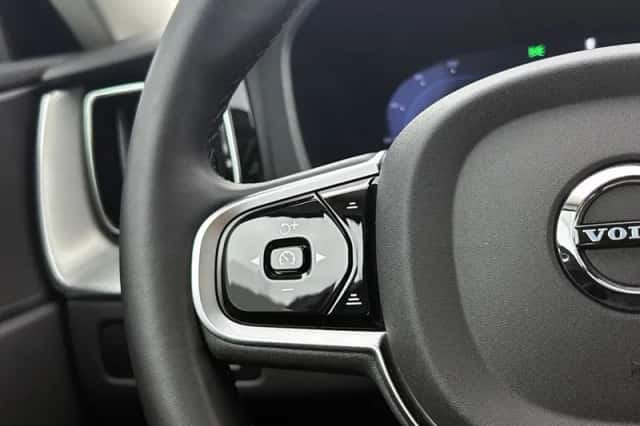 Volvo XC60 (2025) thumbnail 6
