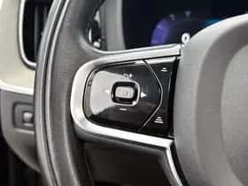Volvo XC60 (2022) thumbnail 6
