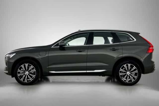 Volvo XC60 (2022) thumbnail 2