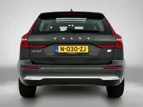 Volvo XC60 (2022) thumbnail 3