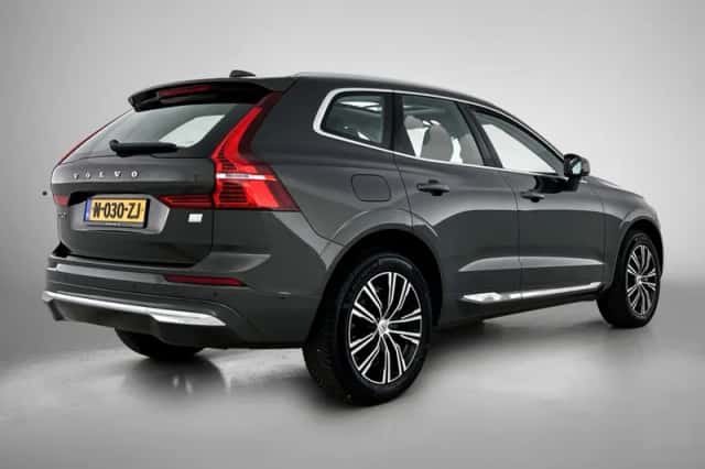 Volvo XC60 (2022) thumbnail 5