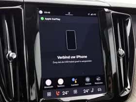 Volvo XC60 (2022) thumbnail 9