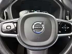 Volvo XC60 (2018) thumbnail 36