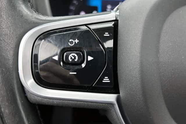 Volvo XC60 (2021) thumbnail 6