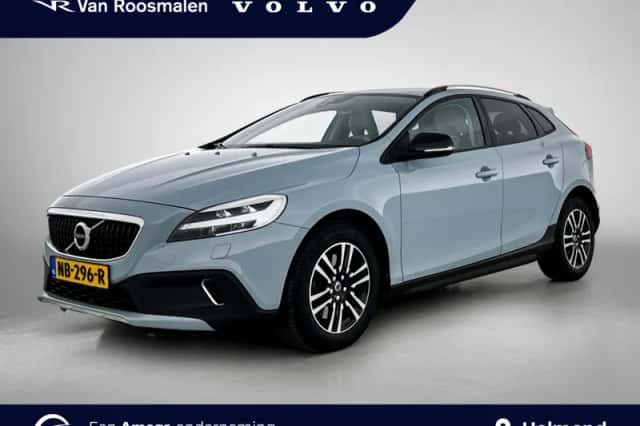 Volvo V40 (2017) thumbnail 1