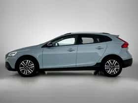 Volvo V40 (2017) thumbnail 2