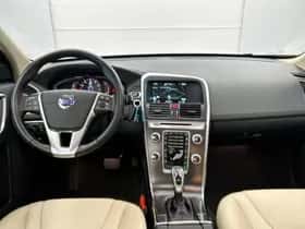 Volvo XC60 (2015) thumbnail 20