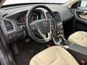 Volvo XC60 (2015) thumbnail 22