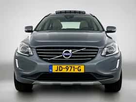 Volvo XC60 (2015) thumbnail 5