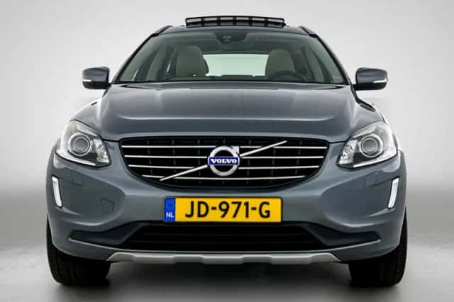 Volvo XC60 (2015) thumbnail 6