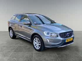 Volvo XC60 (2017) thumbnail 2