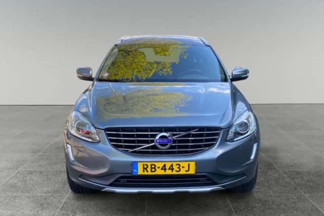 Volvo XC60 (2017) thumbnail 6