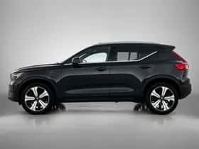 Volvo XC40 (2022) thumbnail 2
