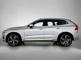 Volvo XC60 (2019) thumbnail 2