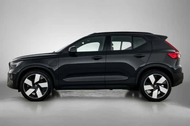 Volvo XC40 (2022) thumbnail 2