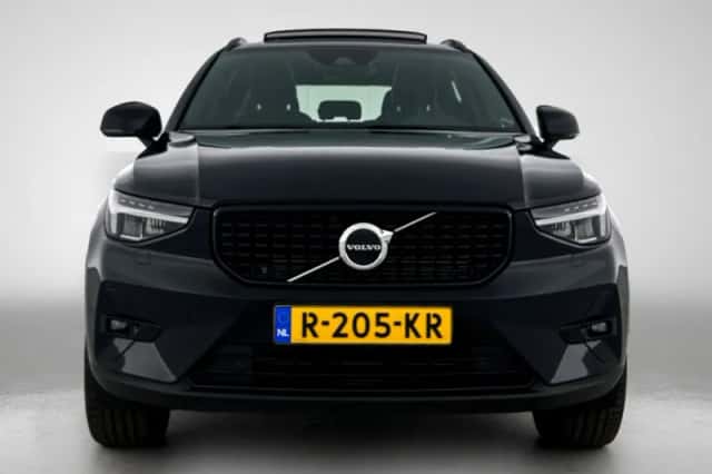 Volvo XC40 (2022) thumbnail 5