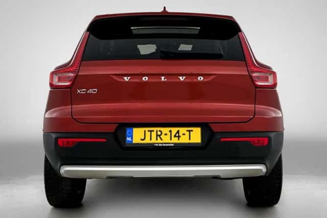 Volvo XC40 (2021) thumbnail 3