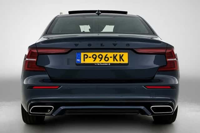 Volvo S60 (2022) thumbnail 3