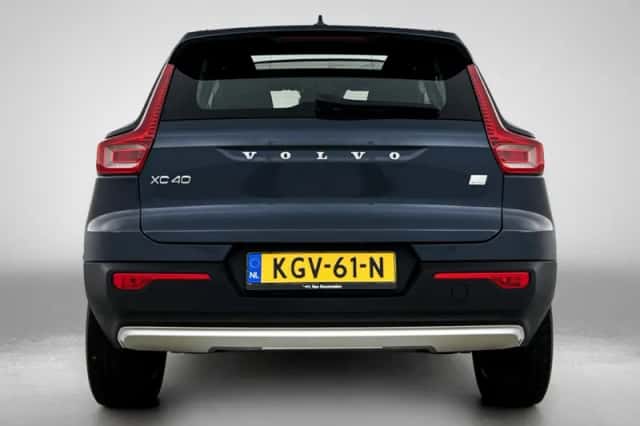 Volvo XC40 (2021) thumbnail 3
