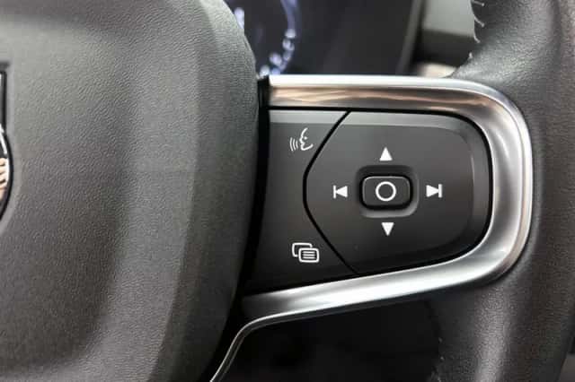 Volvo XC40 (2021) thumbnail 6