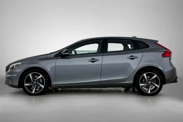 Volvo V40 (2015) thumbnail 2
