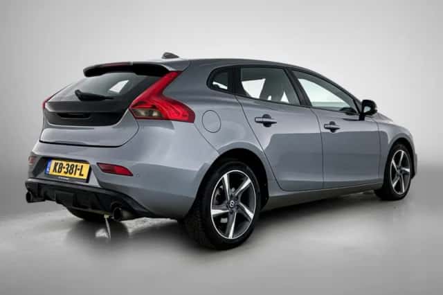 Volvo V40 (2015) thumbnail 5