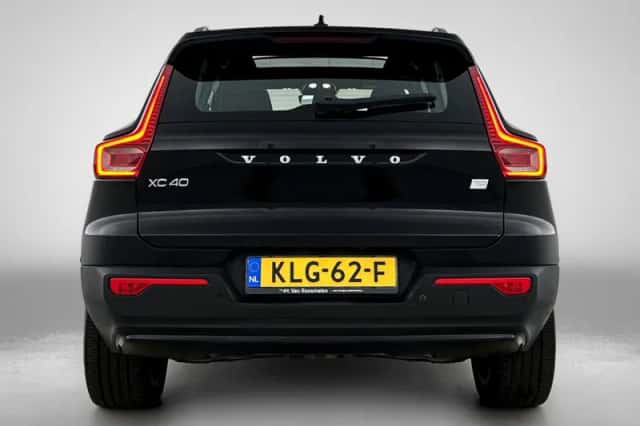 Volvo XC40 (2023) thumbnail 3