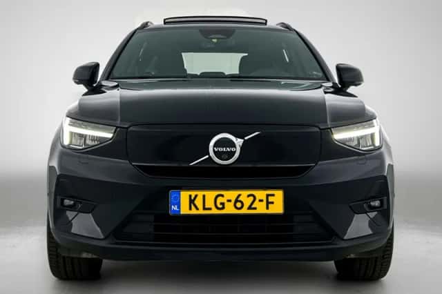Volvo XC40 (2023) thumbnail 5
