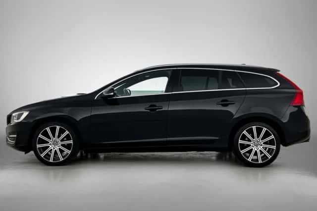Volvo V60 (2015) thumbnail 2